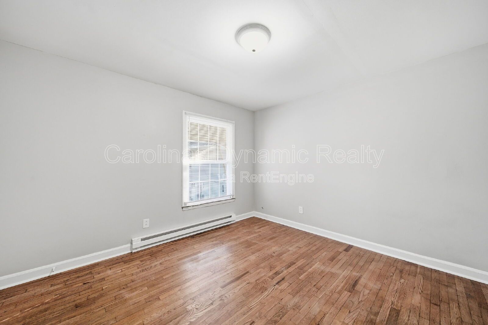 2 Bedrooms | Hardwood Floors | Granite Counters | Stainless Steel Appliances property image