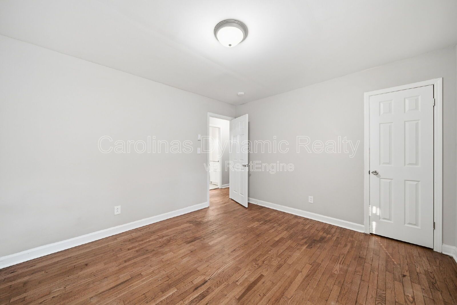 2 Bedrooms | Hardwood Floors | Granite Counters | Stainless Steel Appliances property image