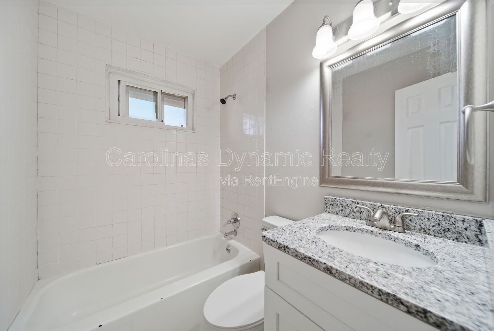 2 Bedrooms | Hardwood Floors | Granite Counters | Stainless Steel Appliances property image