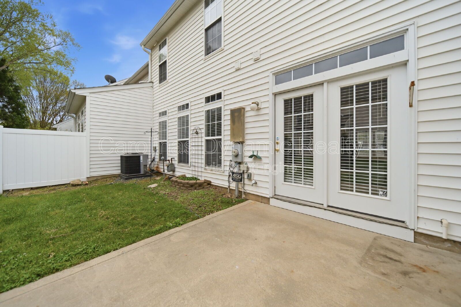 3 Bedrooms | Granite Counters | Brand New Flooring property image