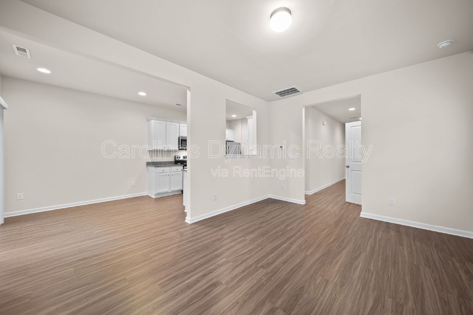 3 Bedrooms | 2.5 Baths | Granite Counters | Stainless Steel Appliances property image