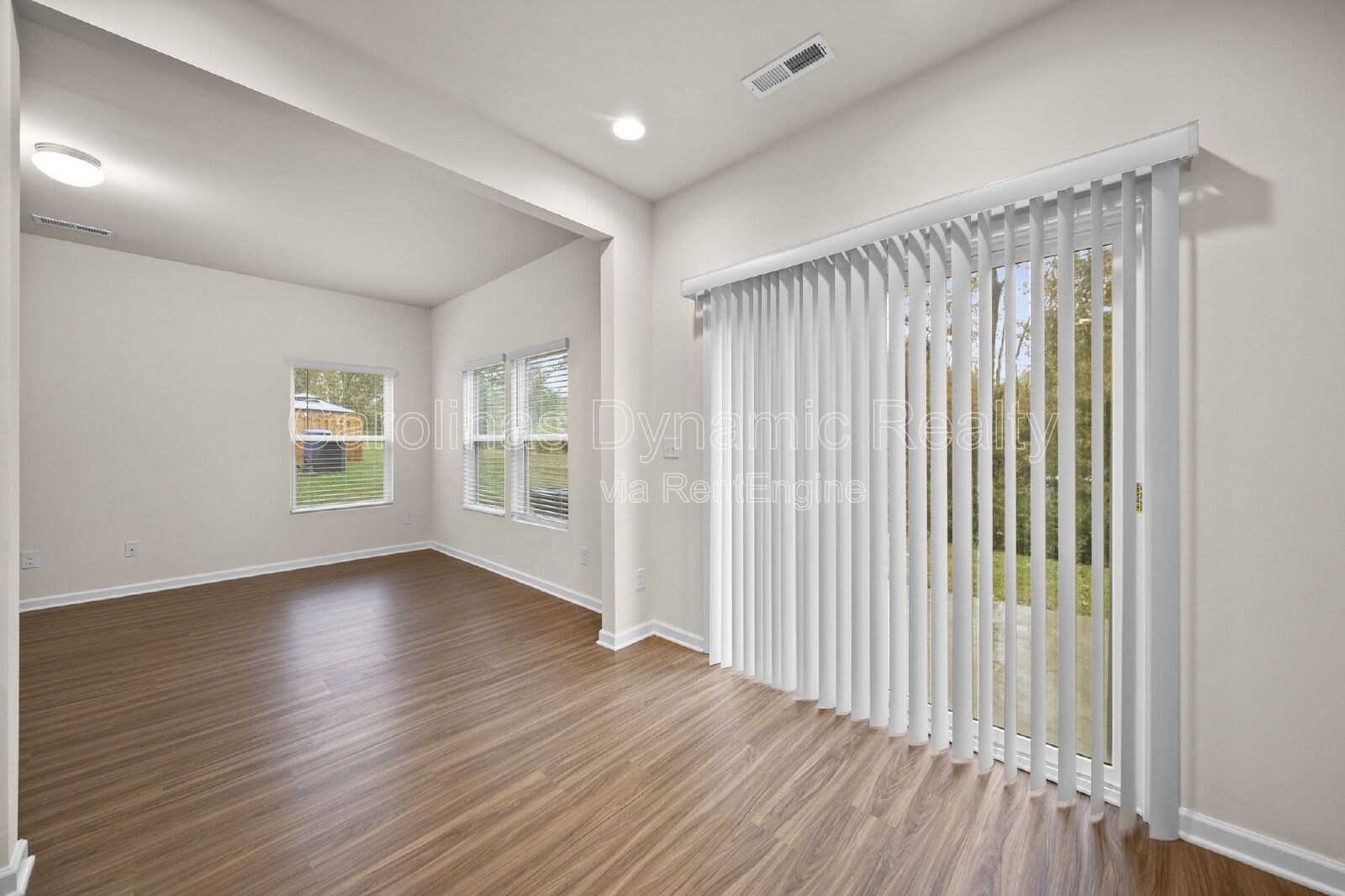 3 Bedrooms | 2.5 Baths | Granite Counters | Stainless Steel Appliances property image