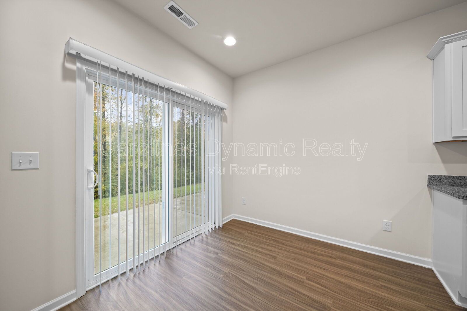 3 Bedrooms | 2.5 Baths | Granite Counters | Stainless Steel Appliances property image
