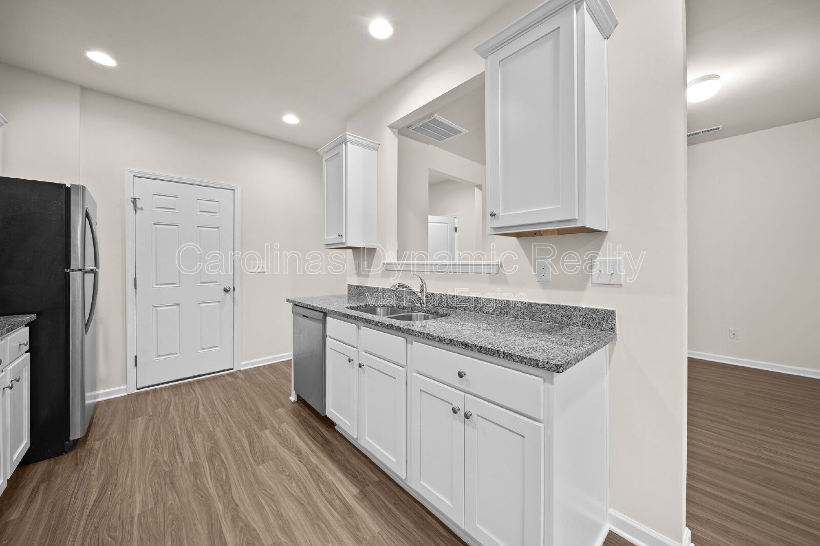3 Bedrooms | 2.5 Baths | Granite Counters | Stainless Steel Appliances property image