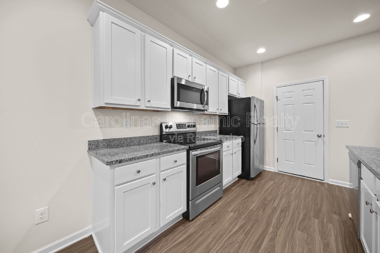 3 Bedrooms | 2.5 Baths | Granite Counters | Stainless Steel Appliances property image