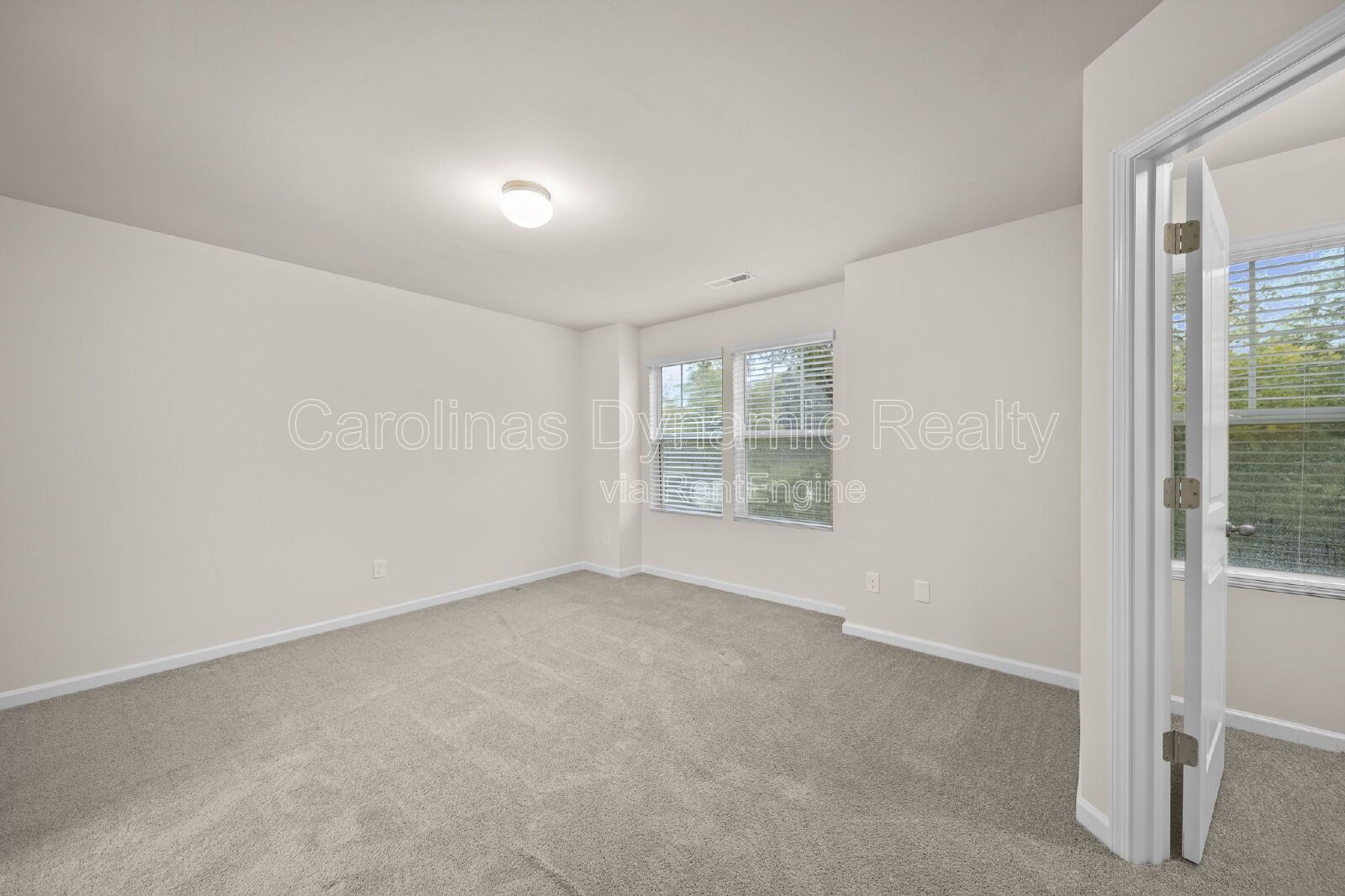 3 Bedrooms | 2.5 Baths | Granite Counters | Stainless Steel Appliances property image