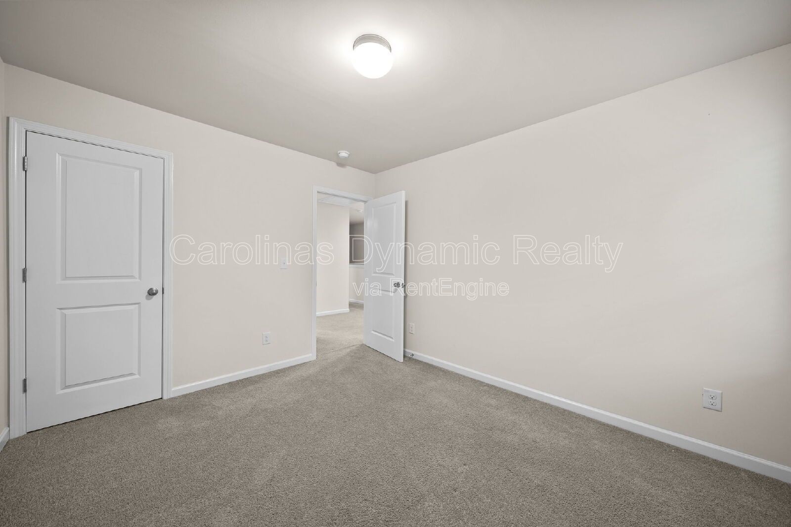 3 Bedrooms | 2.5 Baths | Granite Counters | Stainless Steel Appliances property image