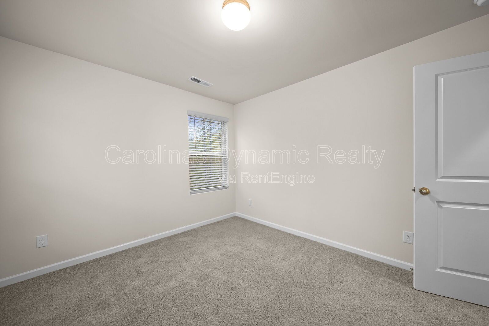 3 Bedrooms | 2.5 Baths | Granite Counters | Stainless Steel Appliances property image