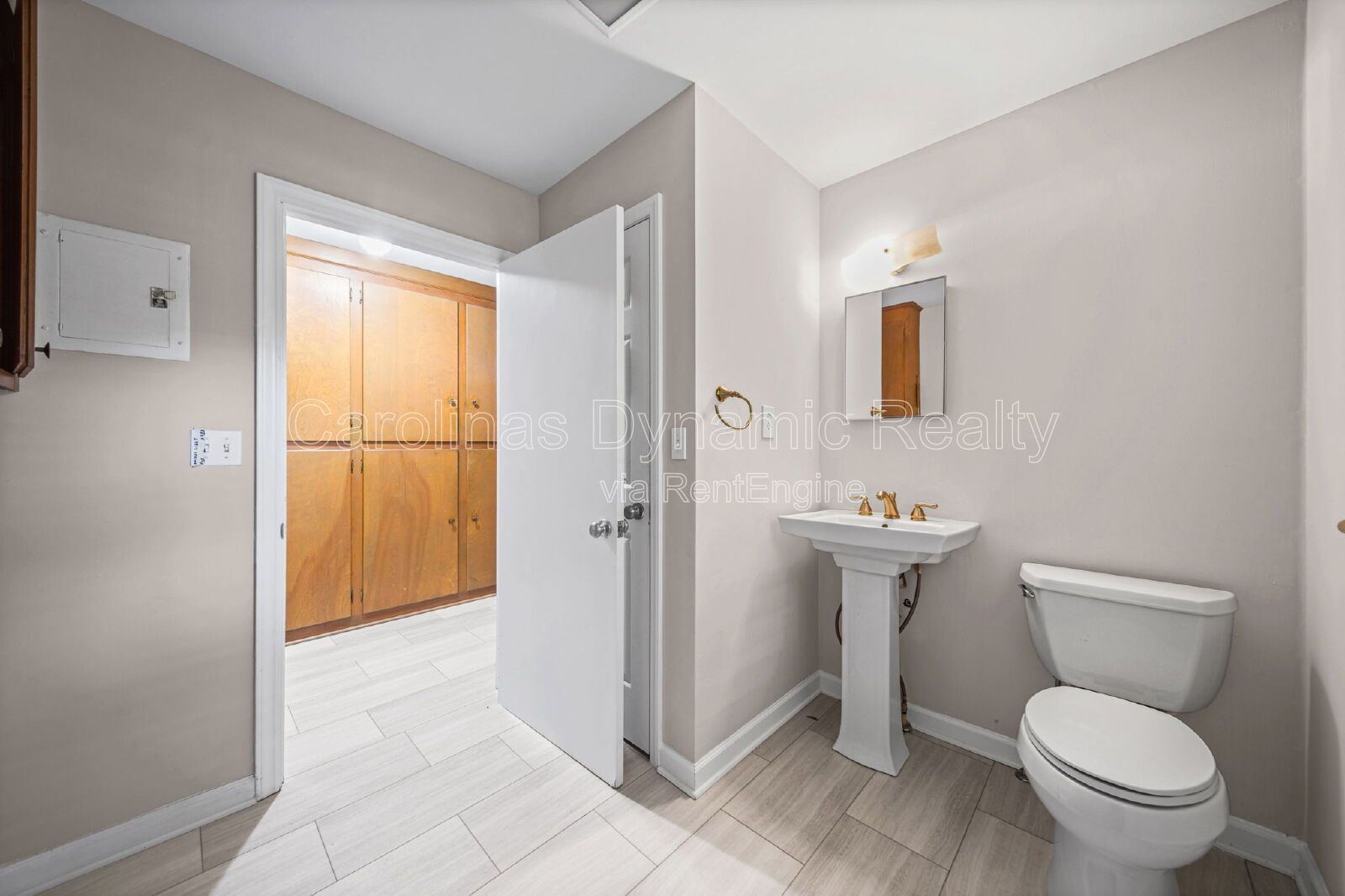 Spacious 4-Bed Oasis with 2.5 Baths Tucked Away With Tons of Space property image