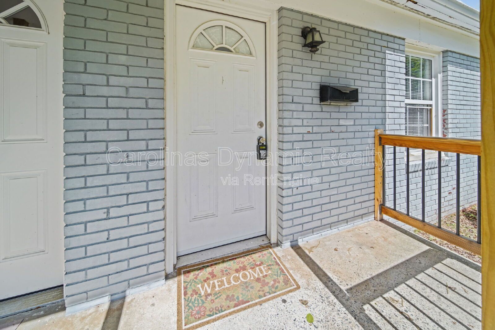 2 Bedrooms | 1 Bath | Hardwood Floors | Fresh Paint | Private Deck property image