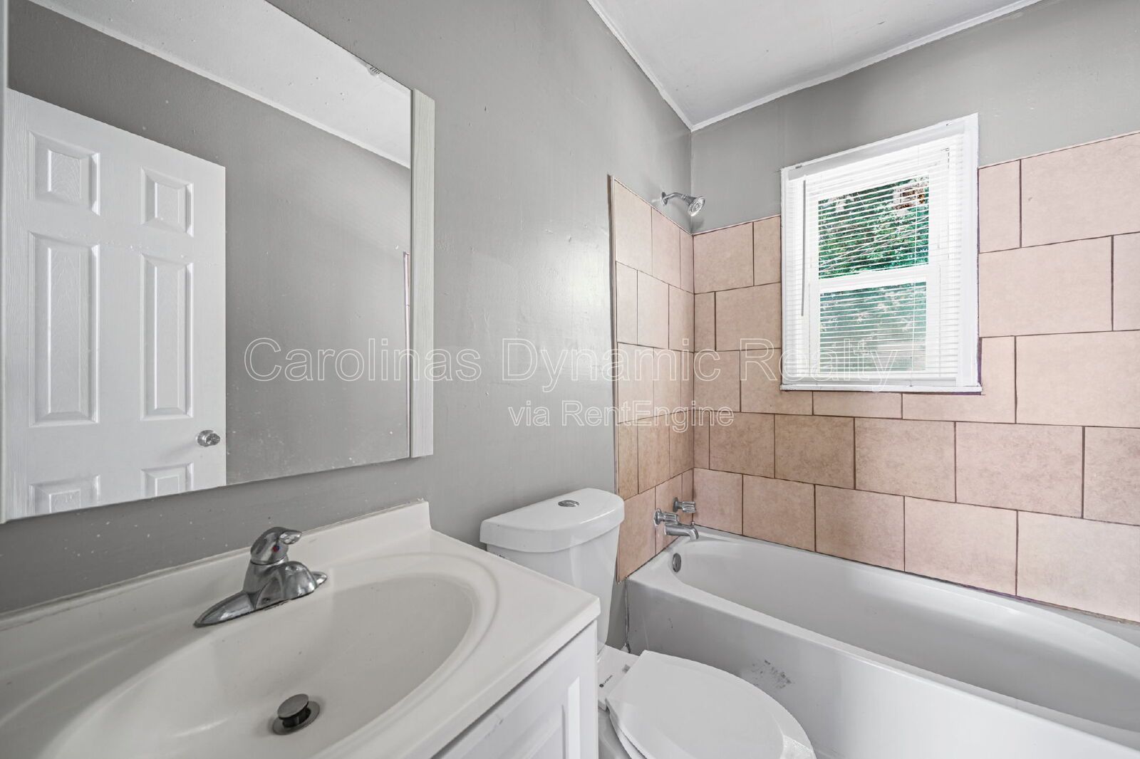 2 Bedrooms | 1 Bath | Hardwood Floors | Fresh Paint | Private Deck property image
