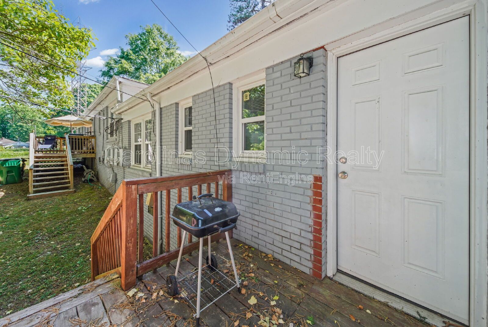 2 Bedrooms | 1 Bath | Hardwood Floors | Fresh Paint | Private Deck property image