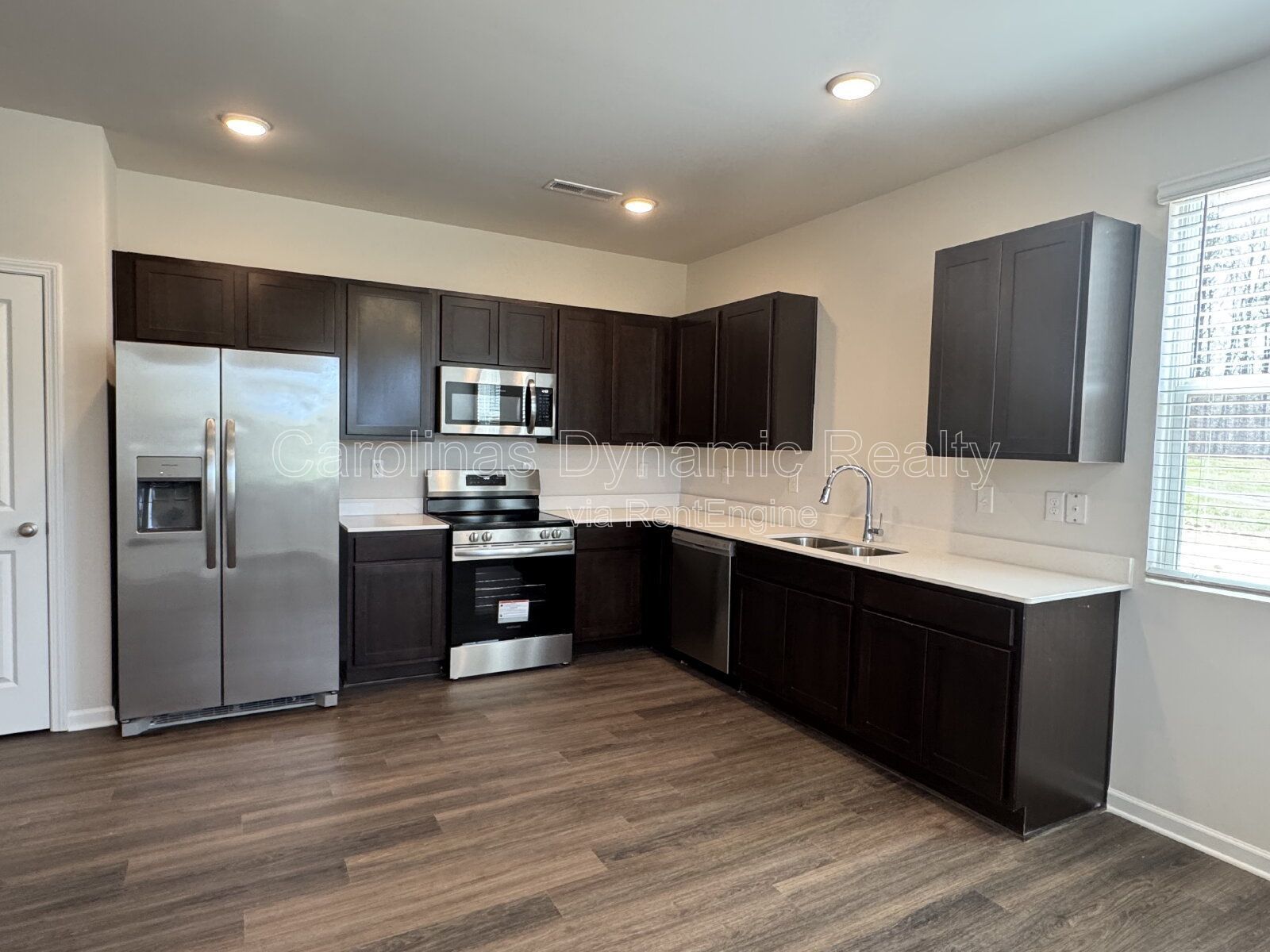 3 Beds | 2 Baths | Granite Counters | Luxury Plank Flooring property image