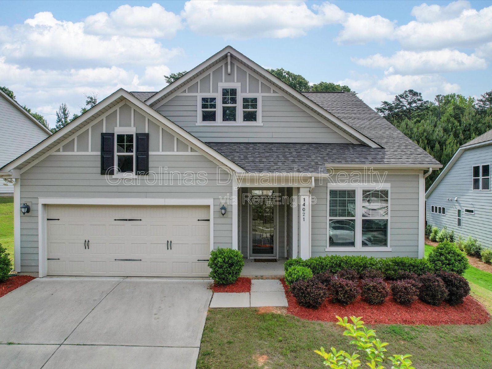 Single Story | 3 Bedrooms | Hardwood Floors | Fenced Yard | Huge Kitchen Island property image
