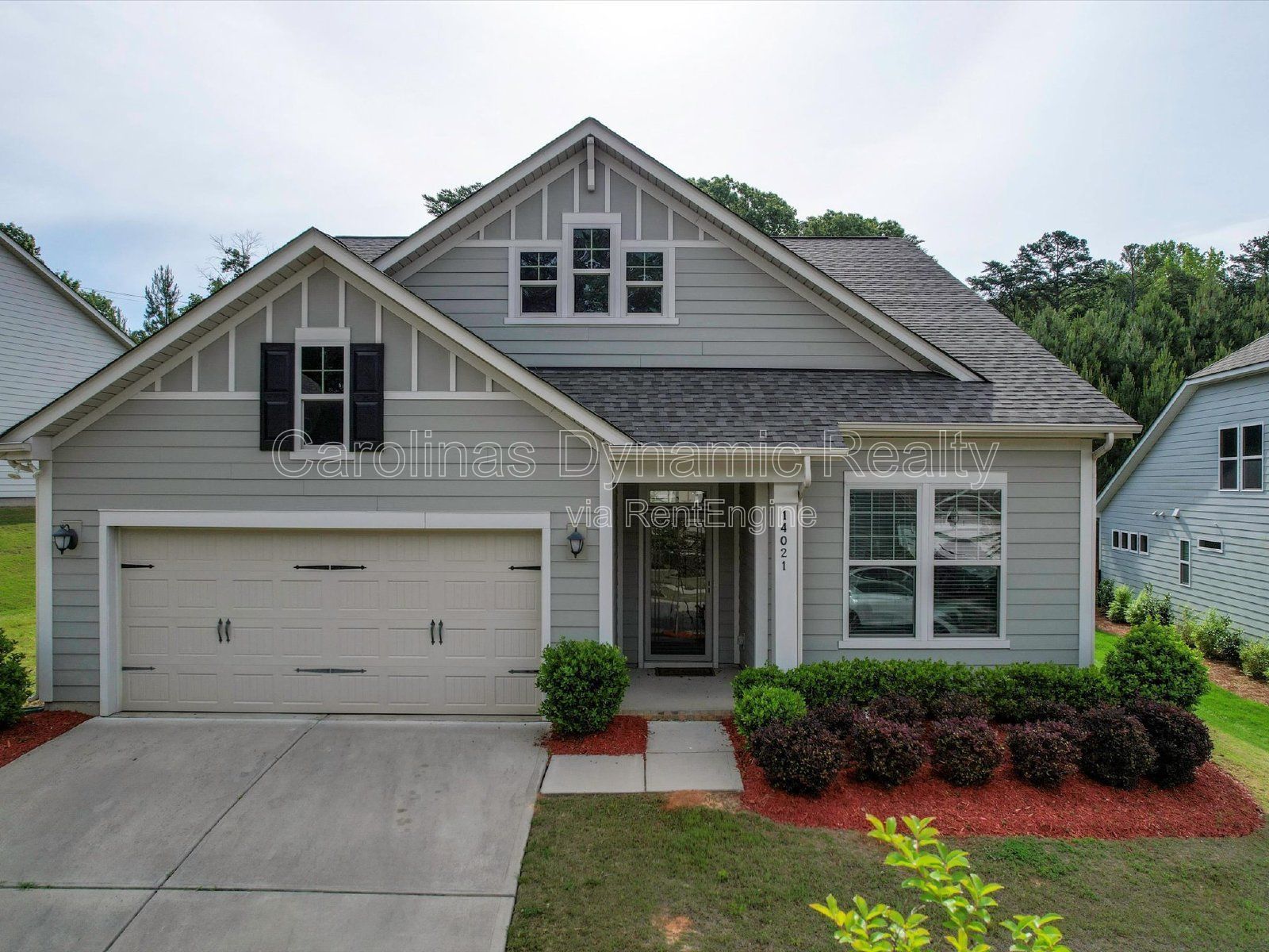 Single Story | 3 Bedrooms | Hardwood Floors | Fenced Yard | Huge Kitchen Island property image