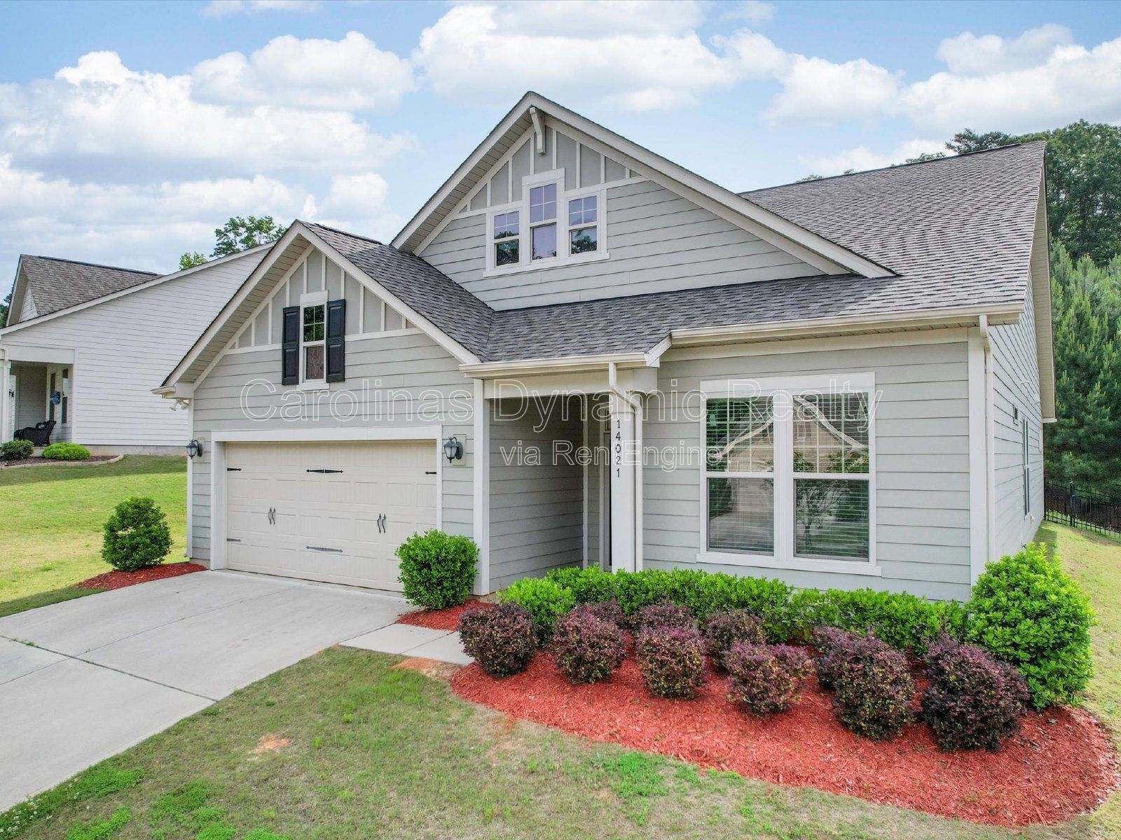 Single Story | 3 Bedrooms | Hardwood Floors | Fenced Yard | Huge Kitchen Island property image