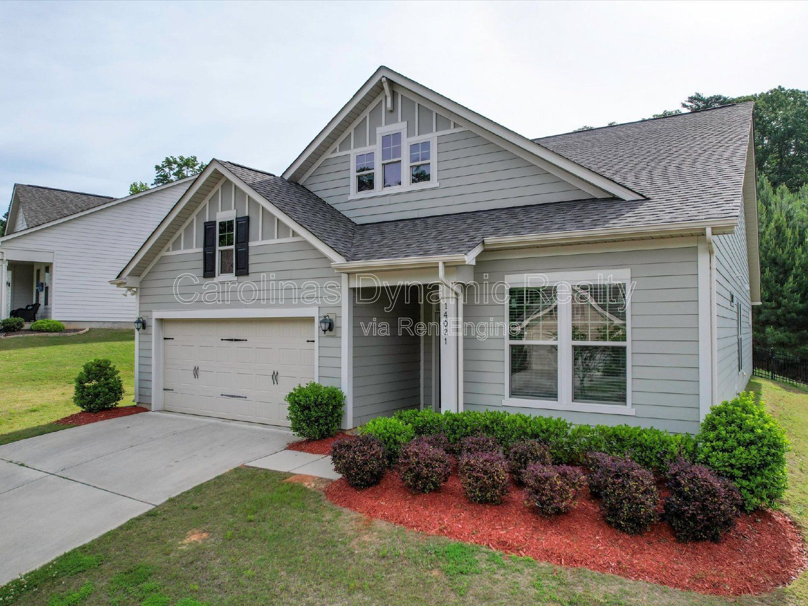 Single Story | 3 Bedrooms | Hardwood Floors | Fenced Yard | Huge Kitchen Island property image