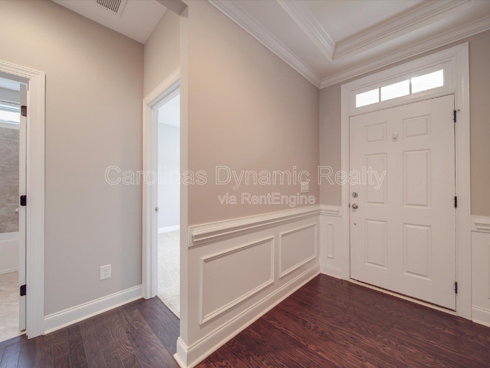 Single Story | 3 Bedrooms | Hardwood Floors | Fenced Yard | Huge Kitchen Island property image