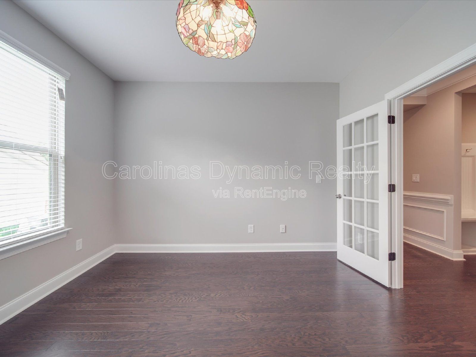 Single Story | 3 Bedrooms | Hardwood Floors | Fenced Yard | Huge Kitchen Island property image