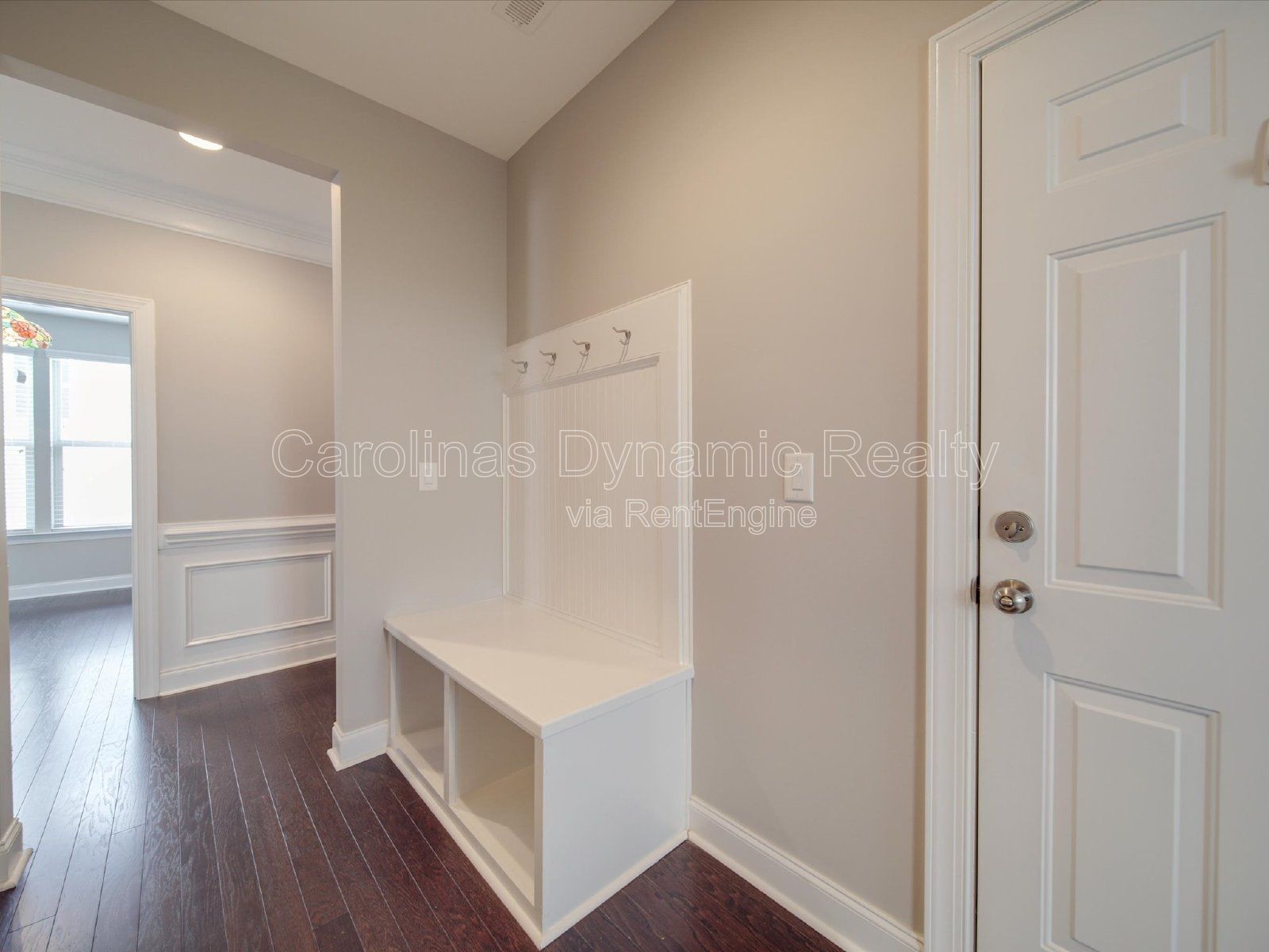 Single Story | 3 Bedrooms | Hardwood Floors | Fenced Yard | Huge Kitchen Island property image