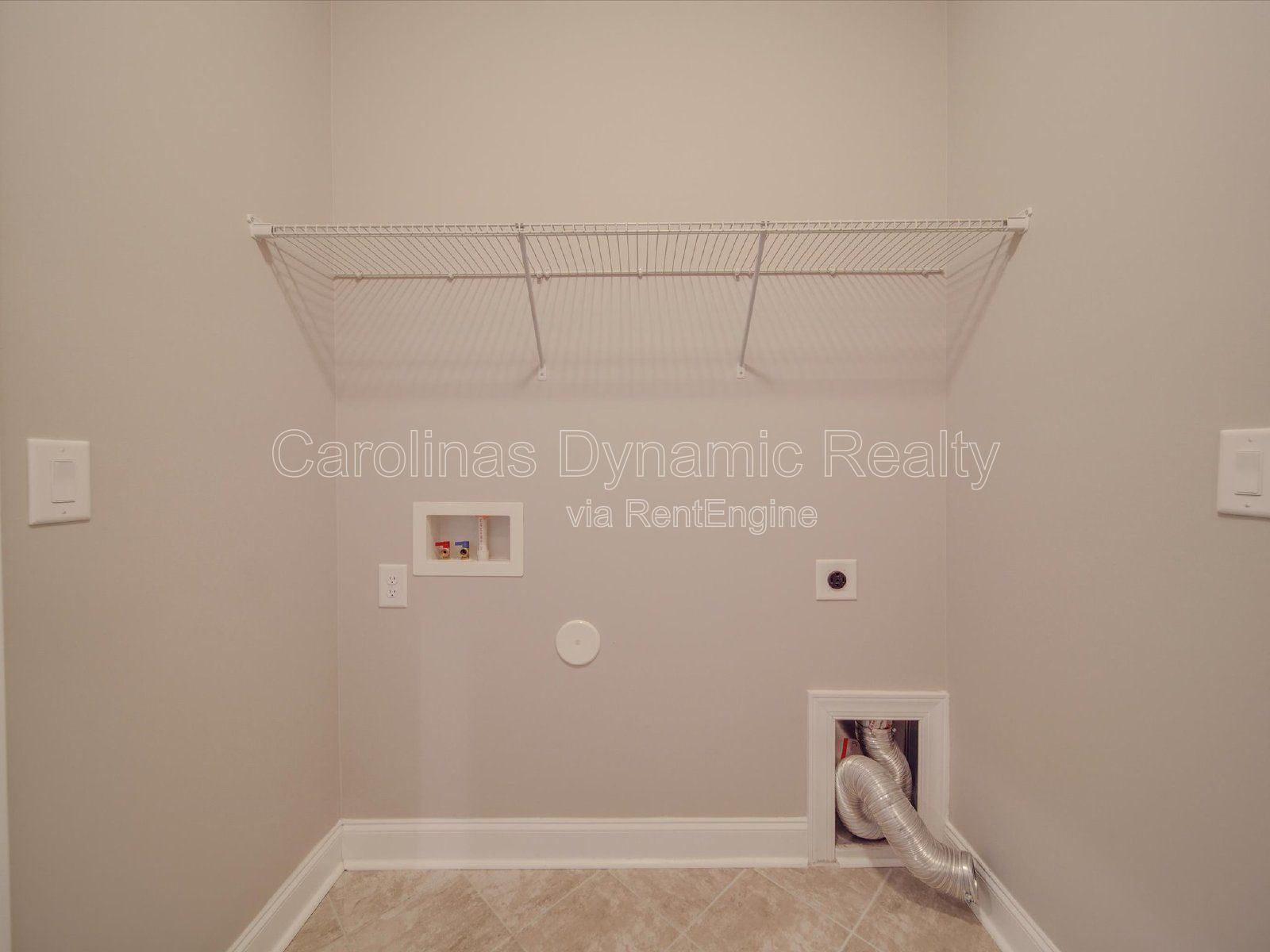 Single Story | 3 Bedrooms | Hardwood Floors | Fenced Yard | Huge Kitchen Island property image