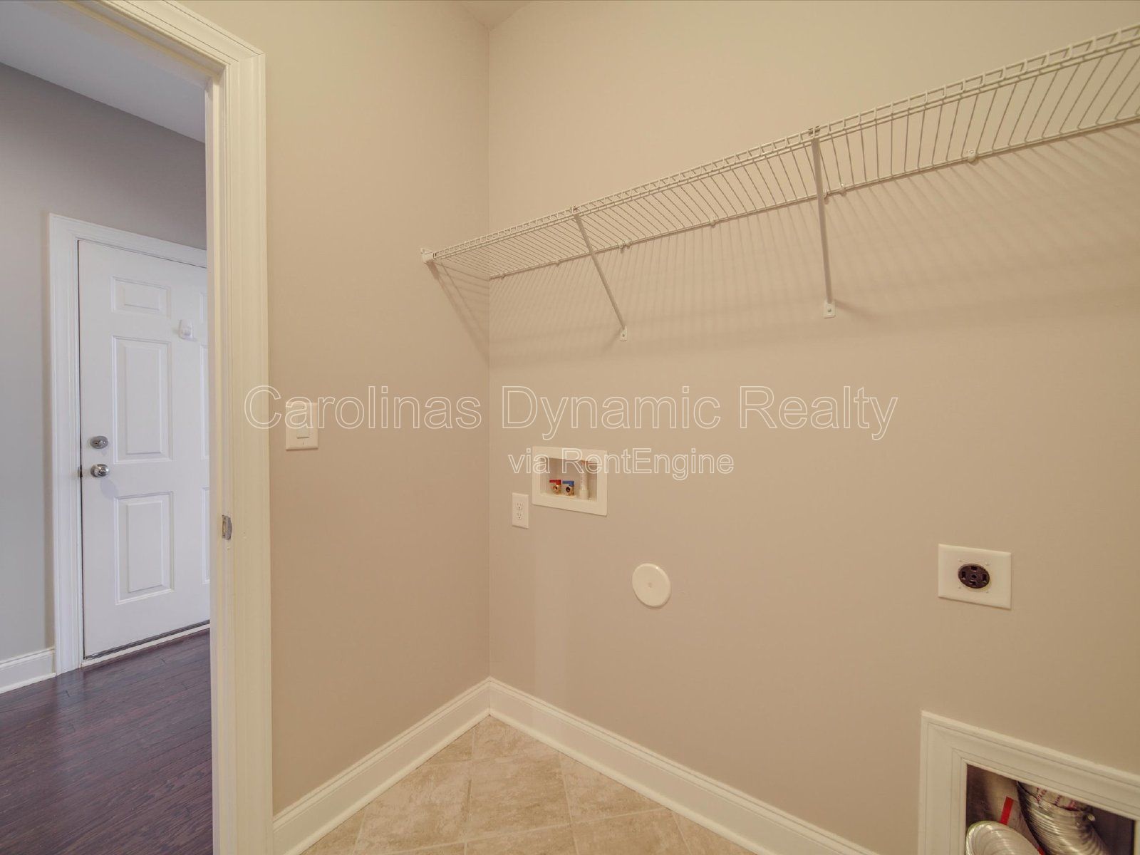 Single Story | 3 Bedrooms | Hardwood Floors | Fenced Yard | Huge Kitchen Island property image