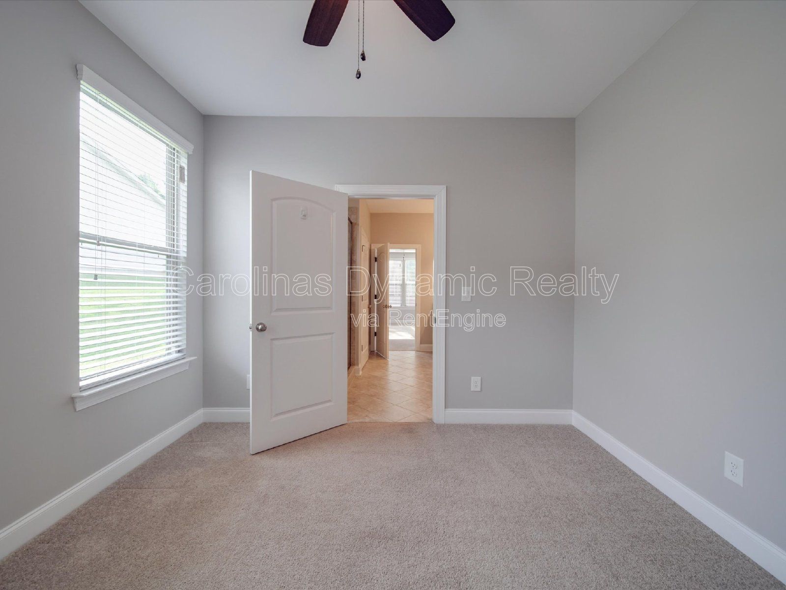 Single Story | 3 Bedrooms | Hardwood Floors | Fenced Yard | Huge Kitchen Island property image