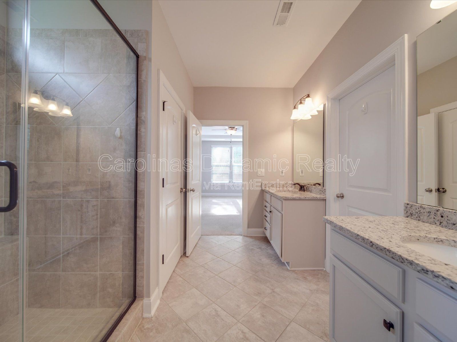 Single Story | 3 Bedrooms | Hardwood Floors | Fenced Yard | Huge Kitchen Island property image