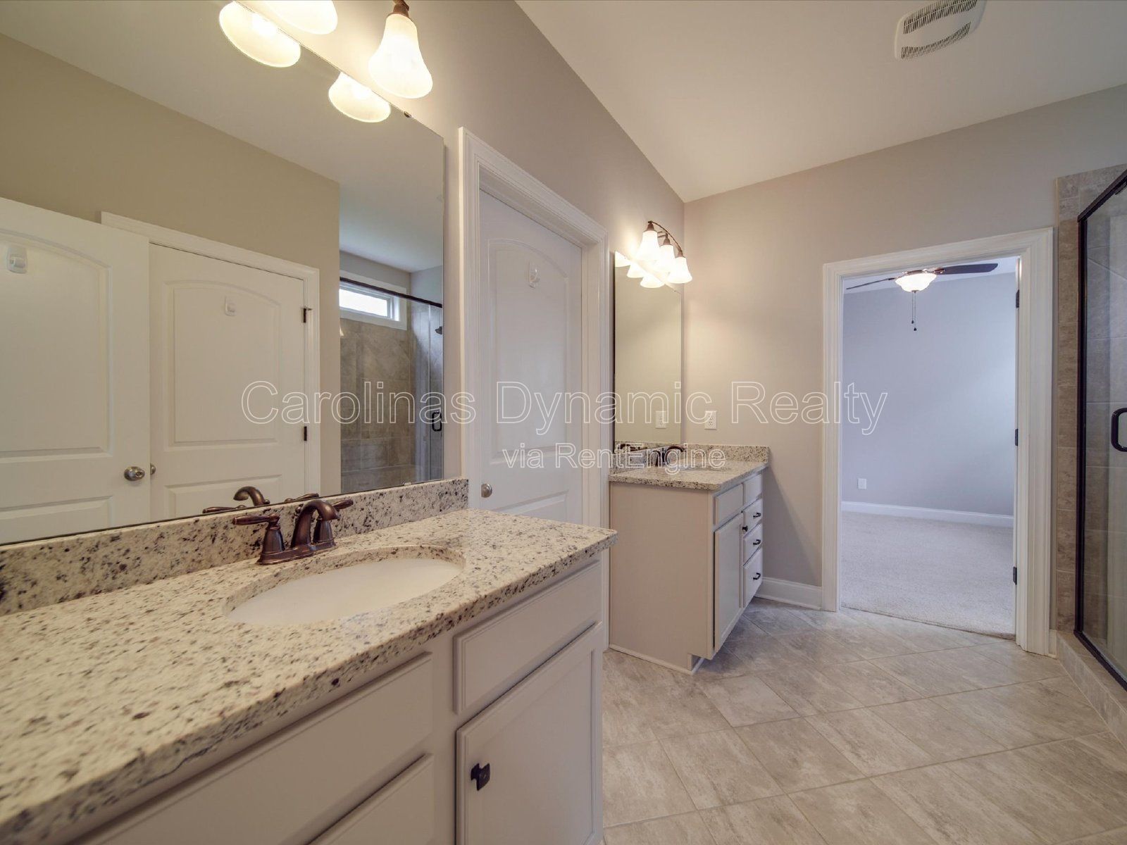 Single Story | 3 Bedrooms | Hardwood Floors | Fenced Yard | Huge Kitchen Island property image