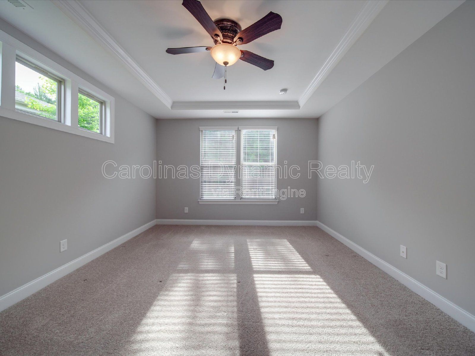 Single Story | 3 Bedrooms | Hardwood Floors | Fenced Yard | Huge Kitchen Island property image