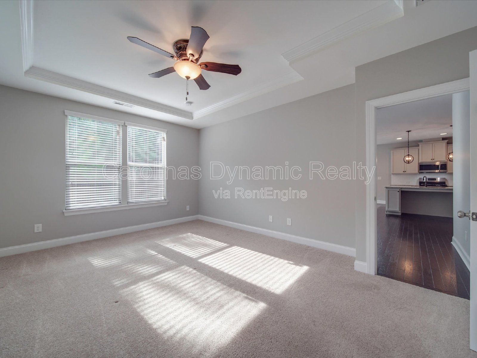Single Story | 3 Bedrooms | Hardwood Floors | Fenced Yard | Huge Kitchen Island property image