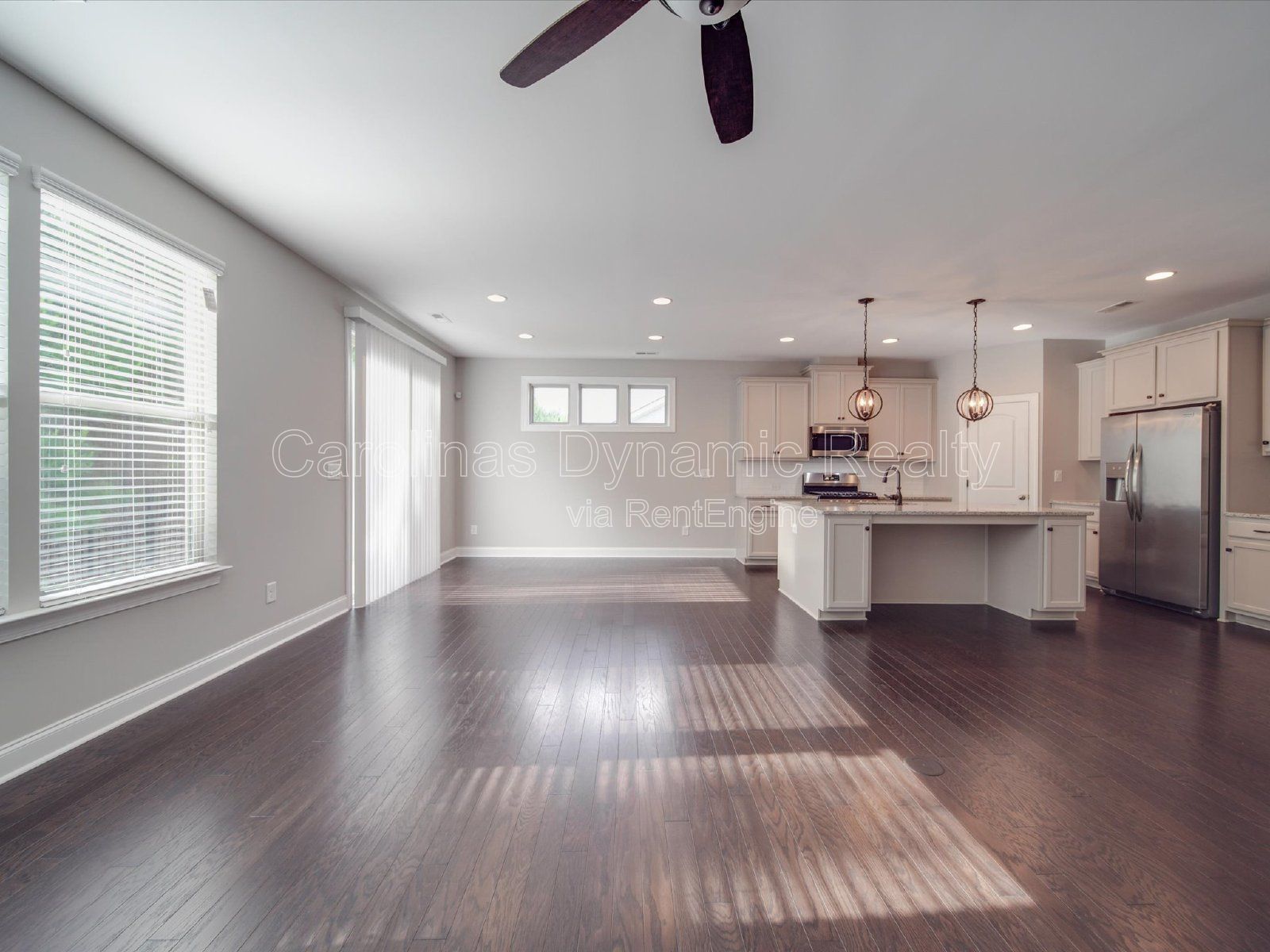Single Story | 3 Bedrooms | Hardwood Floors | Fenced Yard | Huge Kitchen Island property image