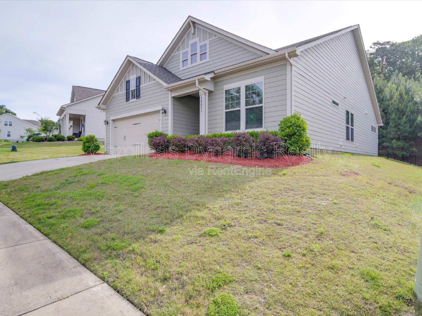 Single Story | 3 Bedrooms | Hardwood Floors | Fenced Yard | Huge Kitchen Island property image