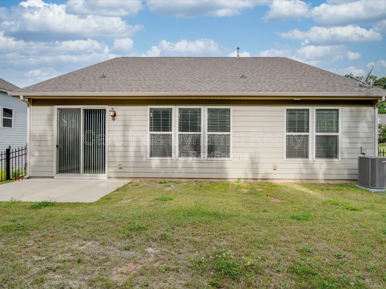 Single Story | 3 Bedrooms | Hardwood Floors | Fenced Yard | Huge Kitchen Island property image