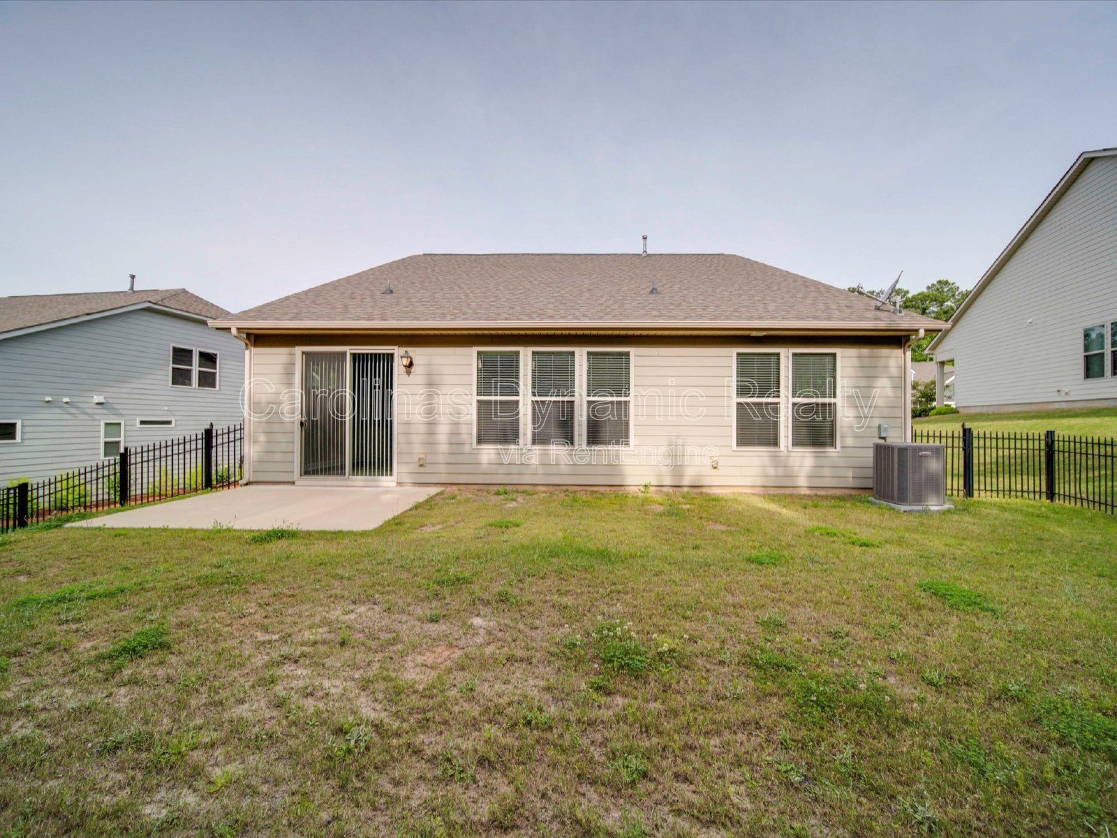 Single Story | 3 Bedrooms | Hardwood Floors | Fenced Yard | Huge Kitchen Island property image