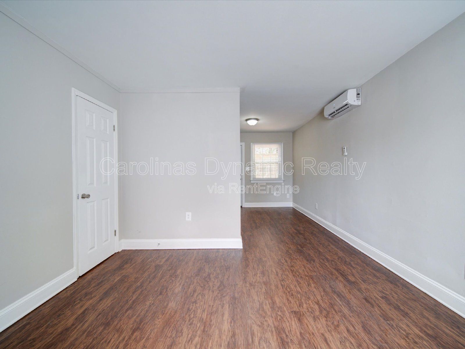 End Unit | 2 Bedrooms | Hardwood Floors | Granite Counters | Stainless Steel Appliances property image