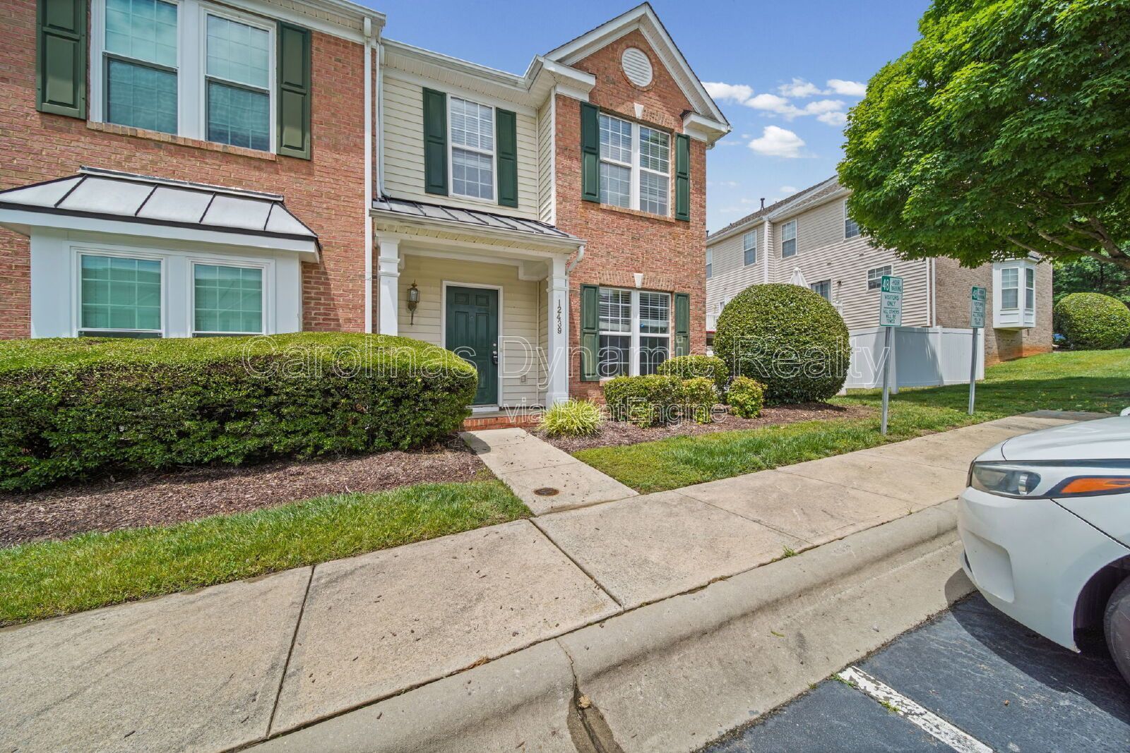 End Unit Townhouse In The Steele Creek Area property image