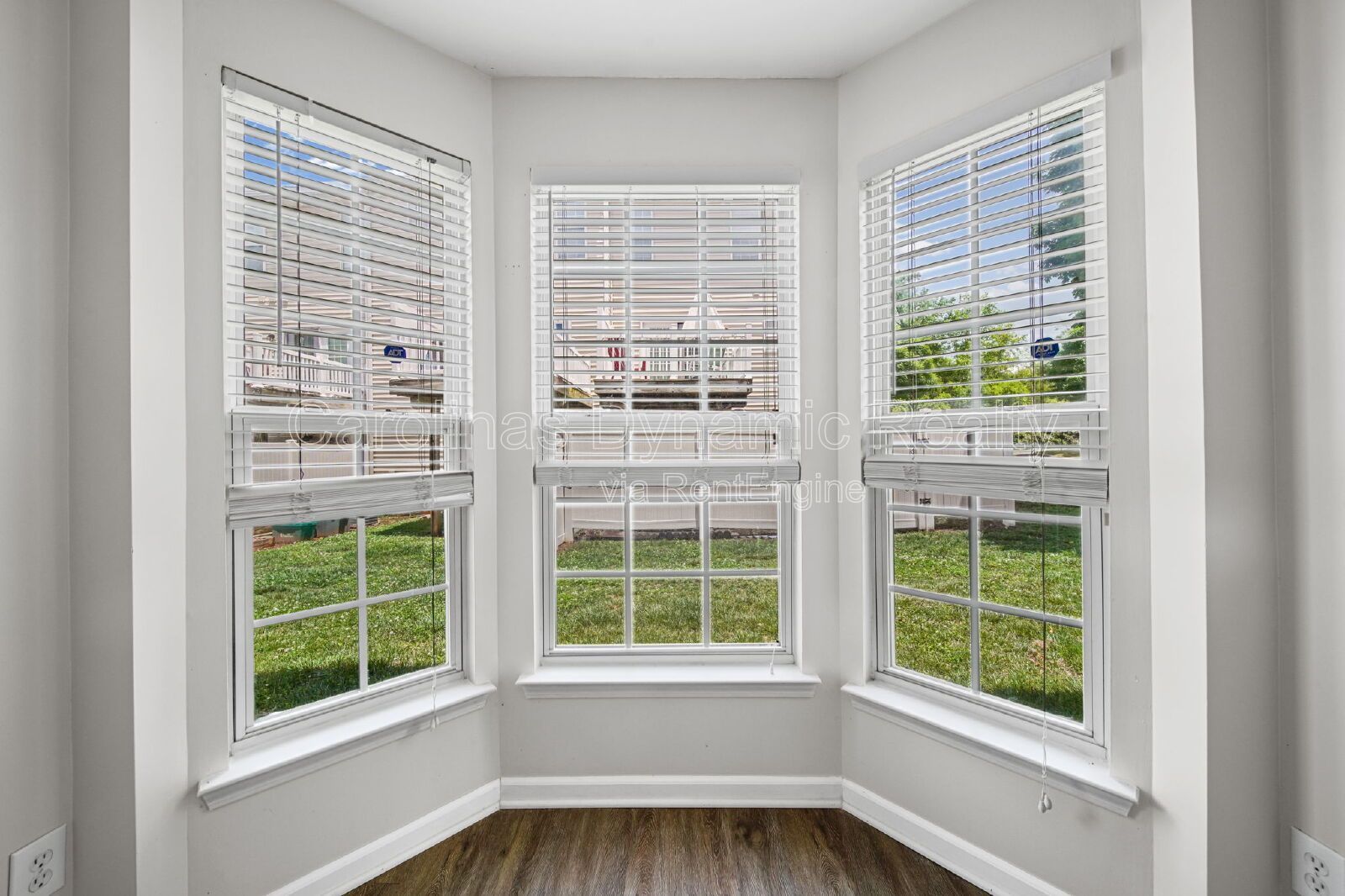 End Unit Townhouse In The Steele Creek Area property image