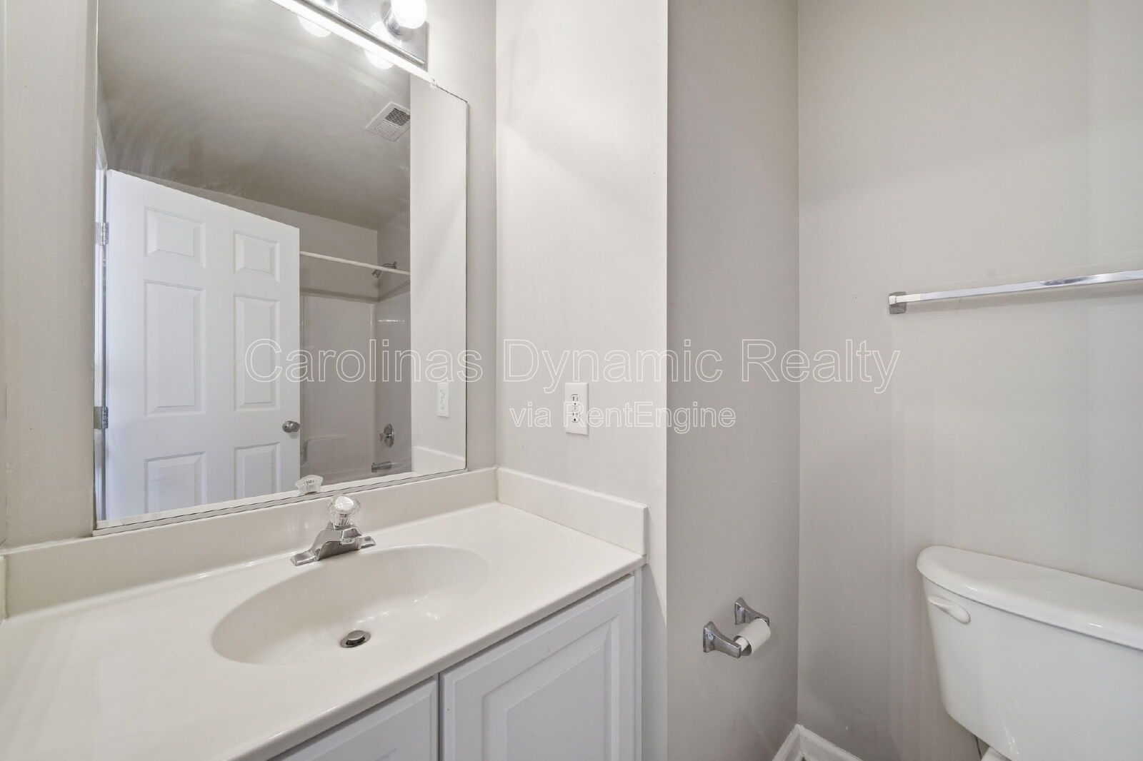 End Unit Townhouse In The Steele Creek Area property image