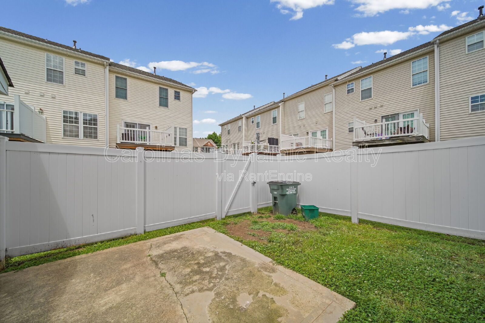 End Unit Townhouse In The Steele Creek Area property image