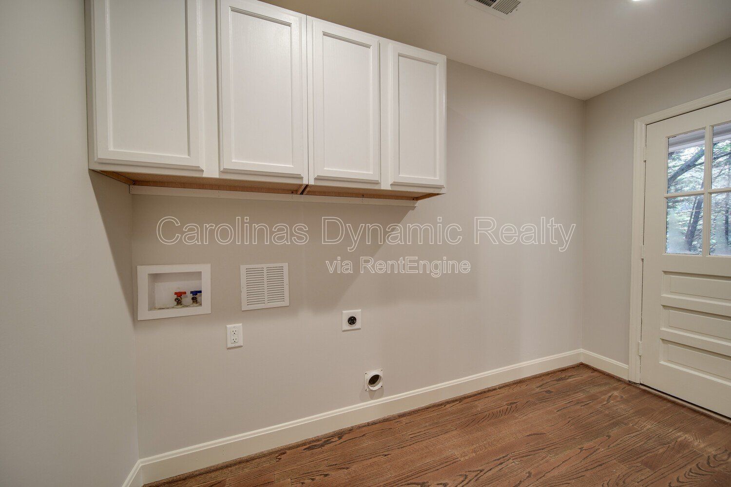 Coming Soon | Stunning 3 Bedroom | 2 Bath | Brick Ranch | Upgraded Kitchen | Hardwood Floors property image