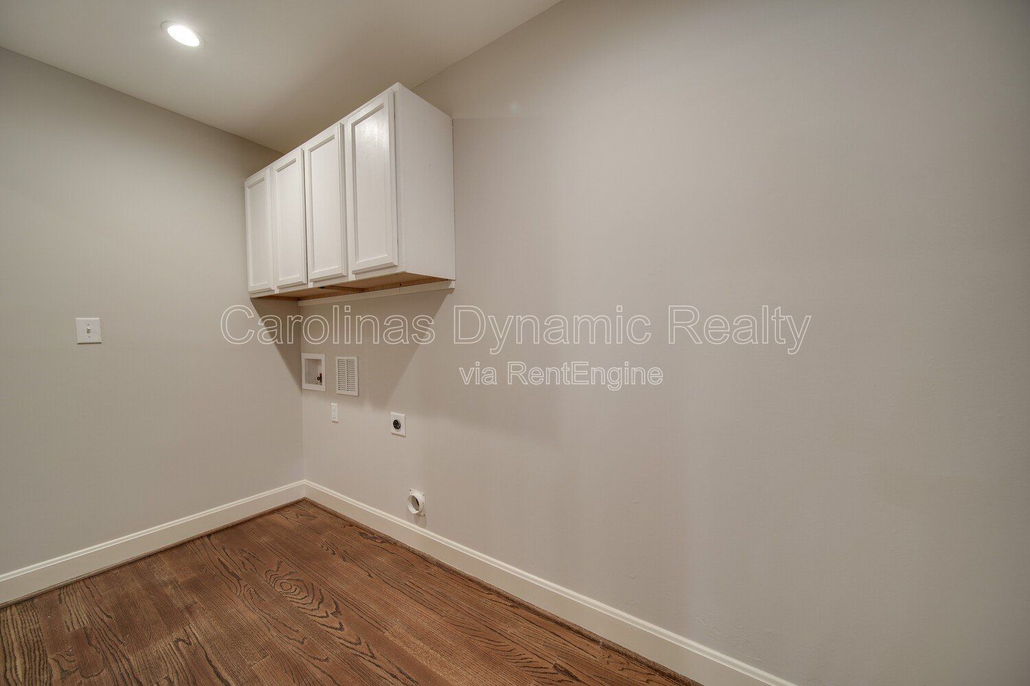 Coming Soon | Stunning 3 Bedroom | 2 Bath | Brick Ranch | Upgraded Kitchen | Hardwood Floors property image