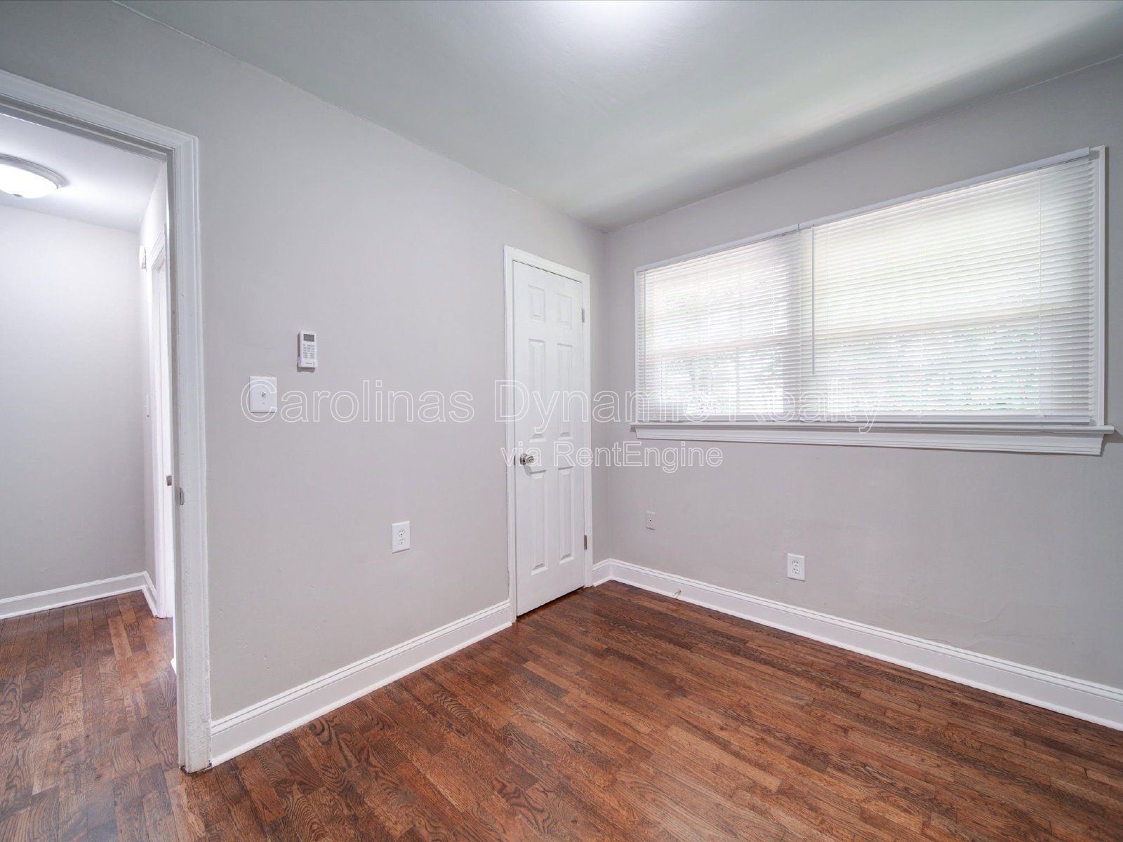 End Unit | 2 Bedrooms | Hardwood Floors | Granite Counters | Stainless Steel Appliances property image