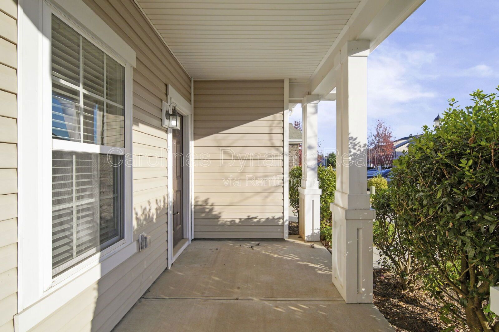 3 Bedrooms | Loft | 2.5 Baths | Beautifully Upgraded Kitchen property image