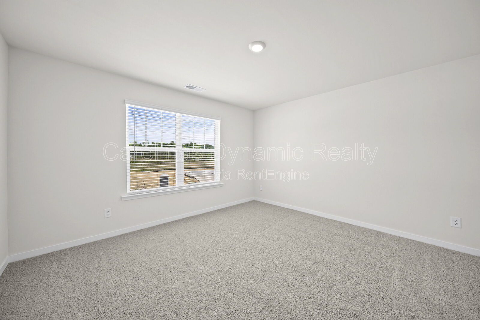 Brand New 5-Bedroom Home with Loft & Modern Finishes – Never Lived In property image