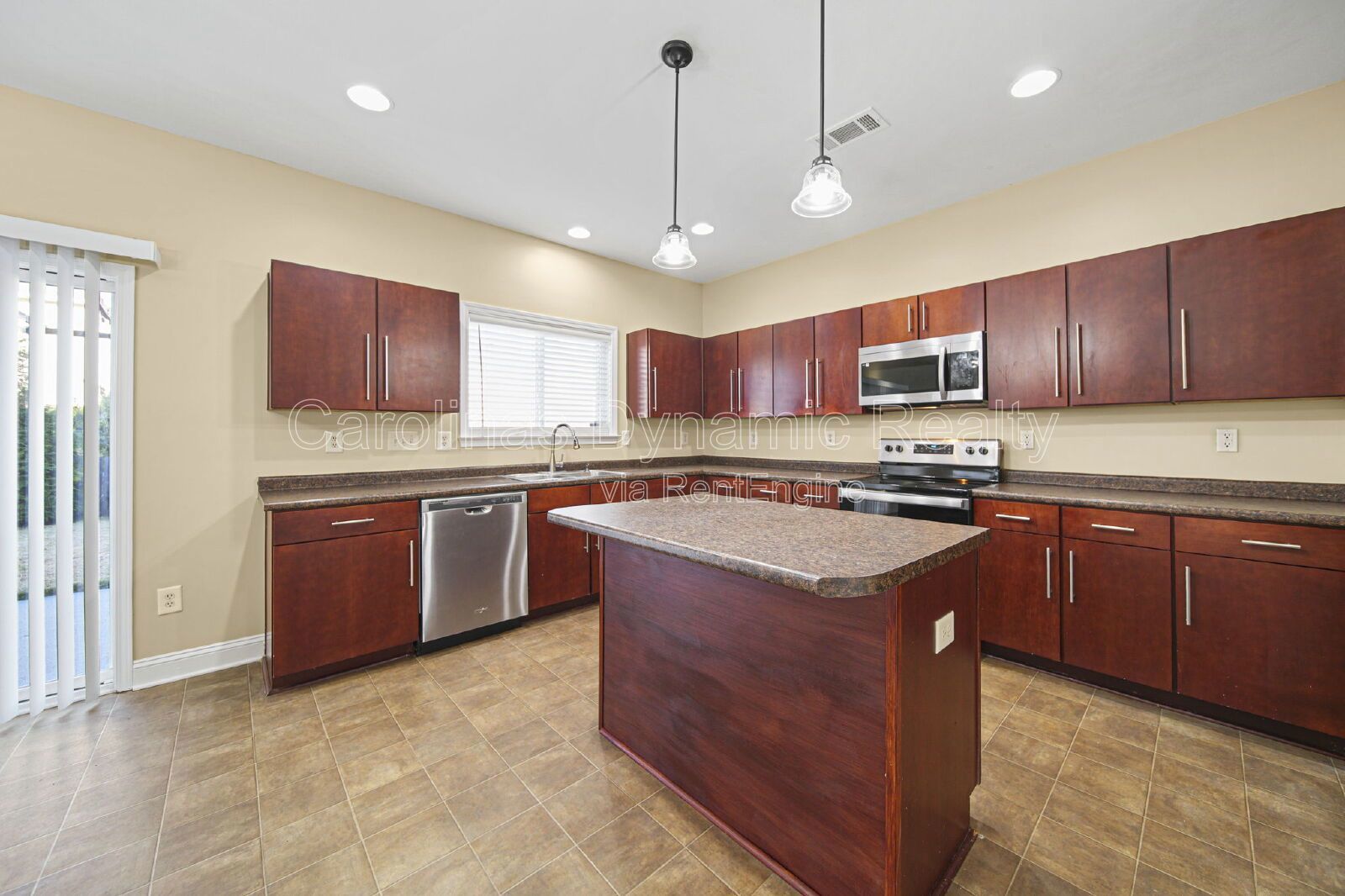 3 Bedrooms | Loft | 2.5 Baths | Beautifully Upgraded Kitchen property image