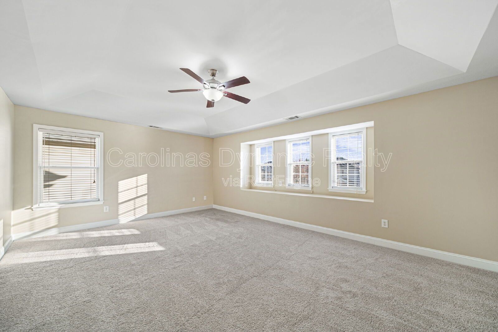 3 Bedrooms | Loft | 2.5 Baths | Beautifully Upgraded Kitchen property image