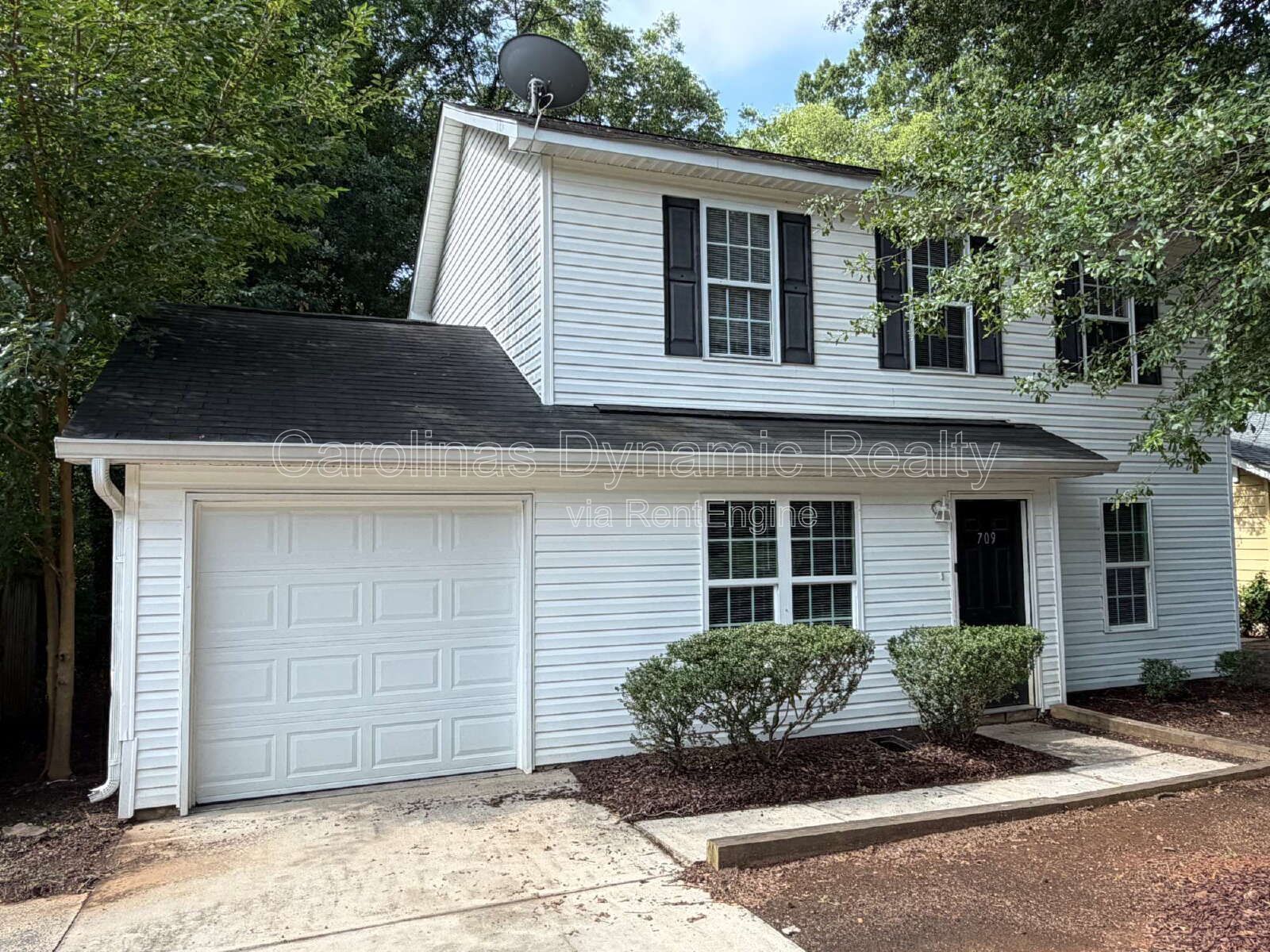 4 Bedrooms | 2 Baths | New Carpet | Fresh Paint property image
