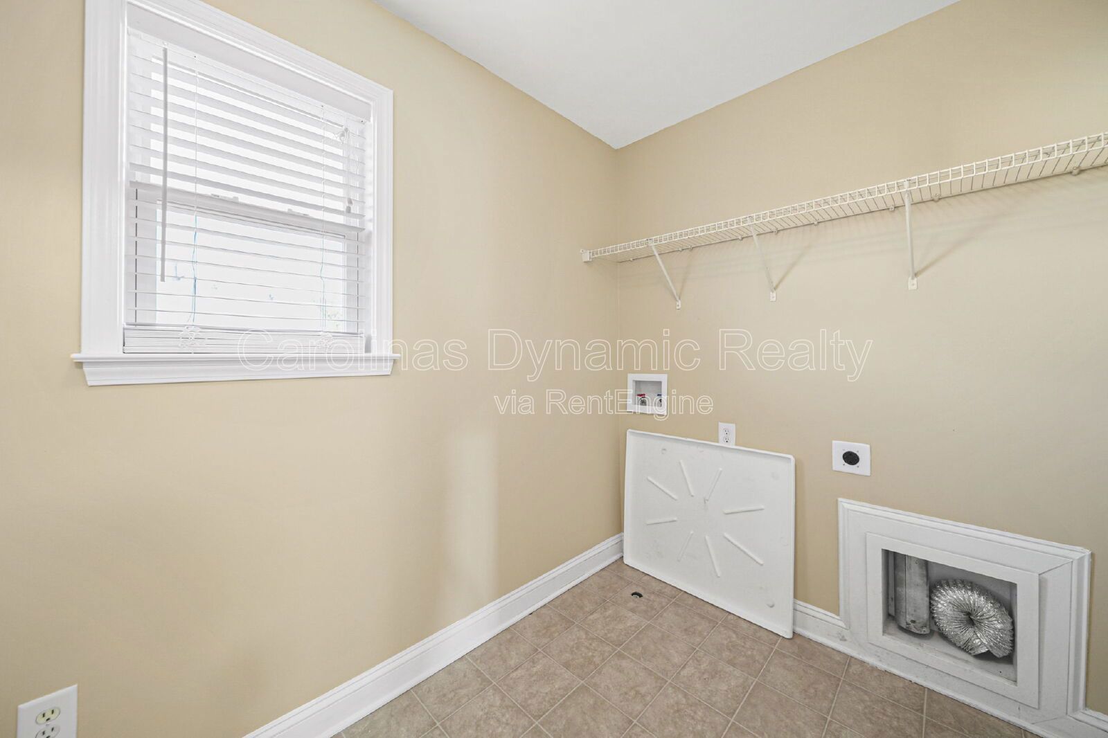 3 Bedrooms | Loft | 2.5 Baths | Beautifully Upgraded Kitchen property image