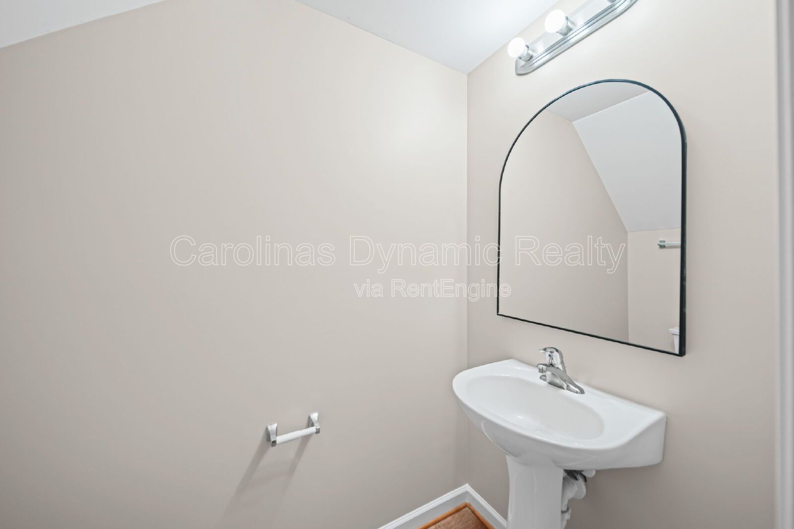 Updated 4BR Waterstone Townhome with Designer Kitchen & Wooded Views property image